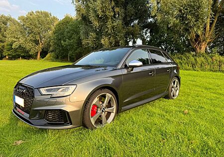 Audi RS3 Limousine S tronic