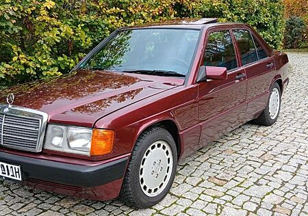 Mercedes-Benz 190 E 1.8 Avantgarde rosso