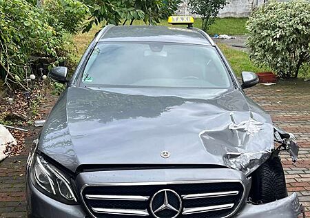 Mercedes-Benz E 200 d T 9G-TRONIC