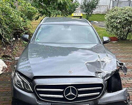 Mercedes-Benz E 200 d T 9G-TRONIC