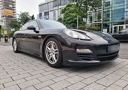 Porsche Panamera Diesel Scheckheft Garagenfahrzeug