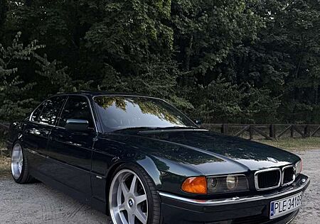 BMW 750i 750