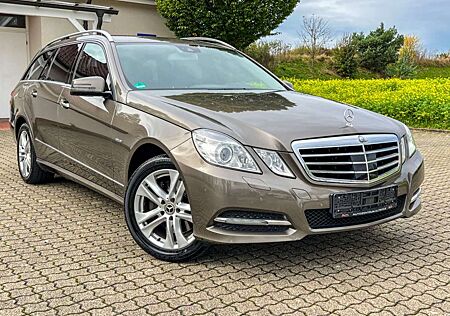 Mercedes-Benz E 250 CGI T BlueE.*AUTOM.*NAVI*XEN*AHK*LEDER*SHZ