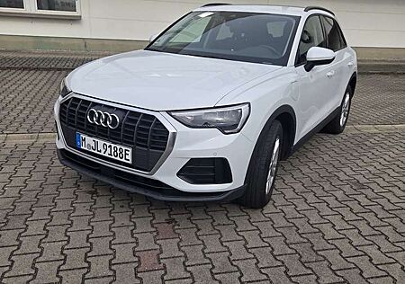 Audi Q3 45 TFSI e, TÜV bis 05/2027, Alcantara
