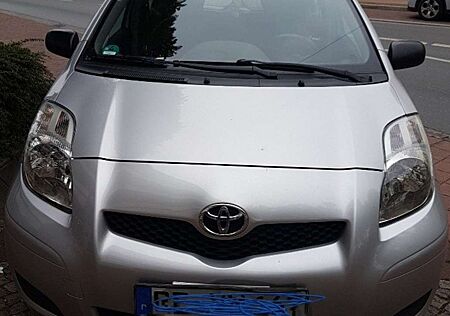 Toyota Yaris Cool+