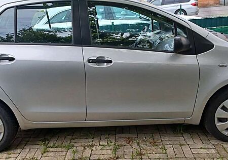 Toyota Yaris Cool+
