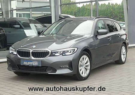 BMW 318 i Tour Advantage Aut.°AHK°LivCpt. Prof.°LED