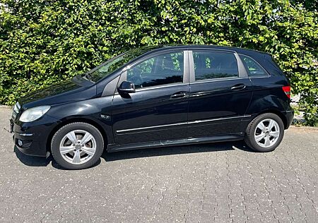 Mercedes-Benz B 200 B -Klasse Klima Alu wenig KM