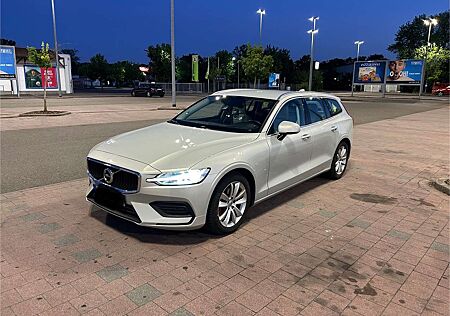 Volvo V60 D4 Momentum Pro D/T.LEDER/NAVI