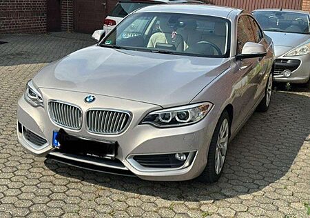 BMW 220i 220 Coupe Aut. Modern Line