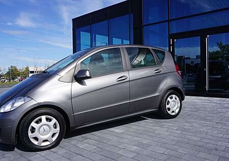 Mercedes-Benz A 180 AUTOMATIK+SITZHEIZUNG+TEMPOMAT+PDC