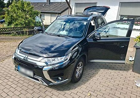 Mitsubishi Outlander 2.0 2WD Diamant