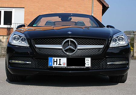 Mercedes-Benz SLK 200 (BlueEFFICIENCY) 7G-TRONIC