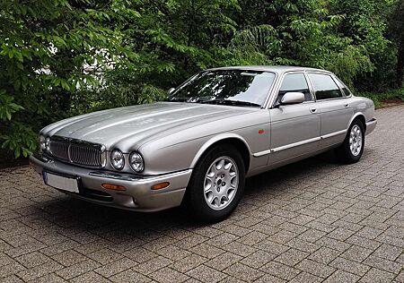 Jaguar XJ XJ 4.0 Sovereign
