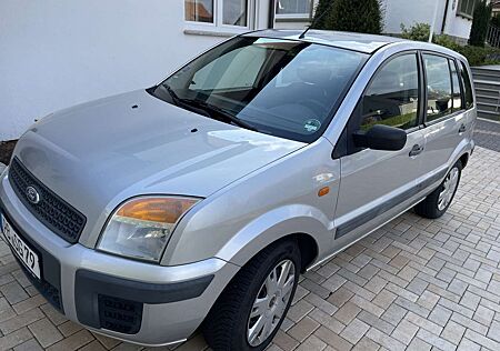 Ford Fusion 8- Fach bereift