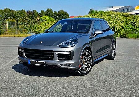 Porsche Cayenne GTS Approved AHK Luft Pano LED