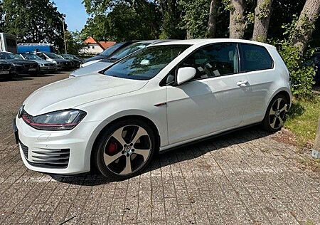 VW Golf Volkswagen VII Lim. GTI Performance BMT Xenon Keyless