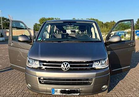 VW T5 Multivan Volkswagen DSG 4MOTION Highline