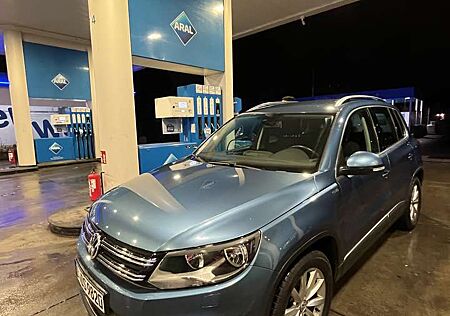 VW Tiguan Volkswagen 1.4 TSI DSG BlueMotion Technology Lounge Sport & S