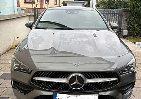 Mercedes-Benz CLA 200 7G-DCT AMG Line