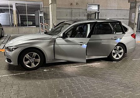 BMW 320 d Efficient Dynamics Luxury Line Purity