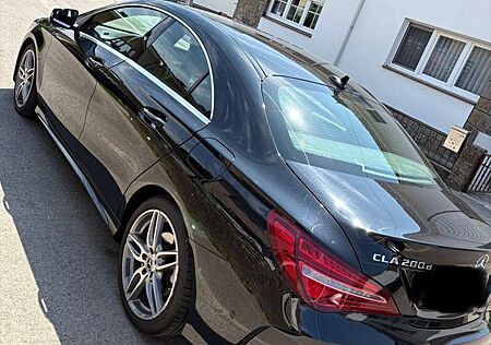 Mercedes-Benz CLA 200