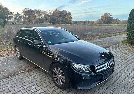 Mercedes-Benz E 220 d 4Matic T 9G-TRONIC Avantgarde