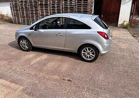 Opel Corsa 1.4 16V Color Edition