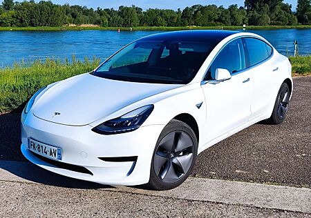 Tesla Model 3 Standard Reichweite Plus Hinterradantrieb