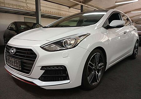 Hyundai i30 Turbo PANO NAVI TOP!!!