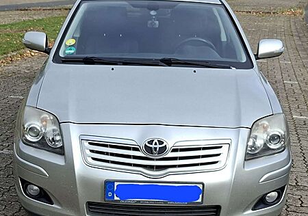Toyota Avensis gebraucht kaufen Toyota Avensis 1.8 VVT-i Combi