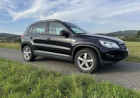 VW Tiguan Volkswagen 2.0 TDI DPF 4Motion Track & Field