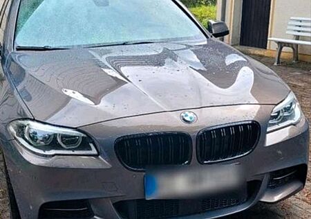 BMW 535d 535 5er xDrive Touring Sport-Aut. Luxury Line