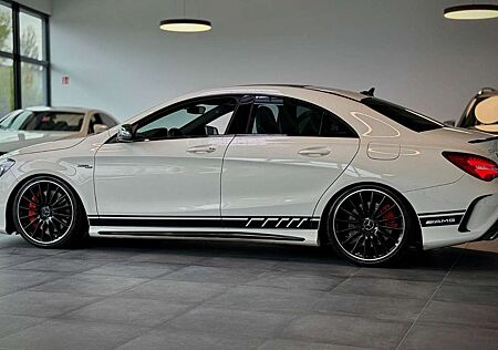 Mercedes-Benz CLA 45 AMG 4Matic *Panorama*Kamera*Rote Bremse*