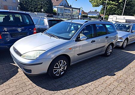 Ford Focus Kombi * Klimaanlage - Tüv 01/2026 *