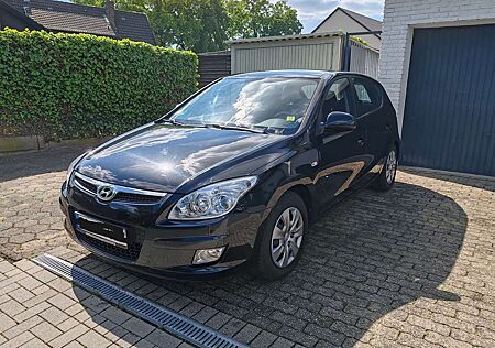 Hyundai i30 1. Hand/Scheckheft gepflegt