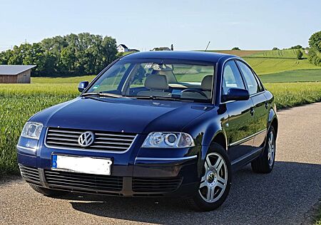 VW Passat Volkswagen 2.3 V5 Highline. Zeitloses Liebhaberauto