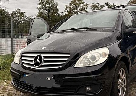 Mercedes-Benz B 170