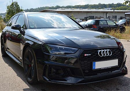 Audi RS4 Avant 2.9TFSI quattro+B&O+Pano+LED+CarPlay+HUD