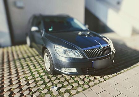 Skoda Octavia Combi 2.0 TDI DPF DSG Ambiente