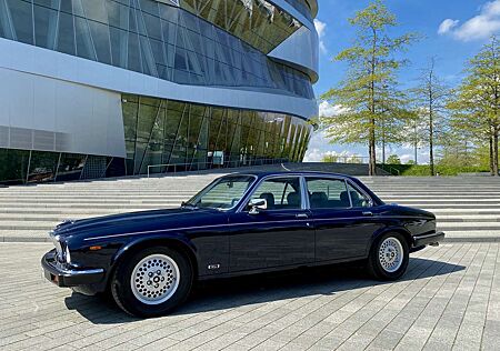 Jaguar XJ12