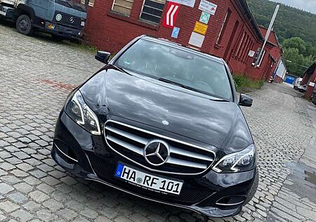 Mercedes-Benz E 300 BlueTEC HYBRID 7G-TRONIC