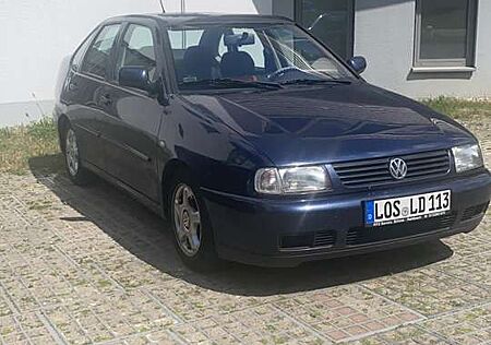 VW Polo Volkswagen 75 Servo Highline