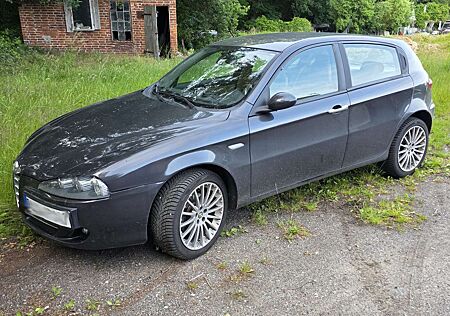 Alfa Romeo 147 2.0 Twin Spark Distinctive