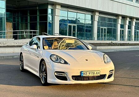 Porsche Panamera Turbo PDK