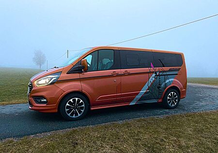Ford Tourneo Custom L2 Sport 170PS Xenon