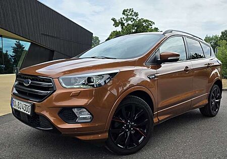 Ford Kuga 1.5 EcoBoost 2x4 ST-Line