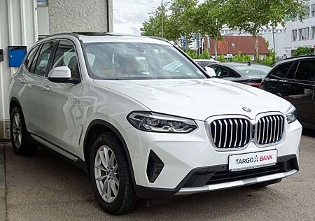 BMW X3 xDrive20d Aut Navi Leder LED Pano Keyl. 360°