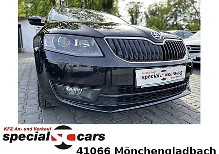 Skoda Octavia 1,8l Elegance 4x4 / AHK / Xenon / Navi