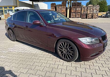 BMW 330 xd Navi, Xenon, Scheckheft, Sportfahrwerk,